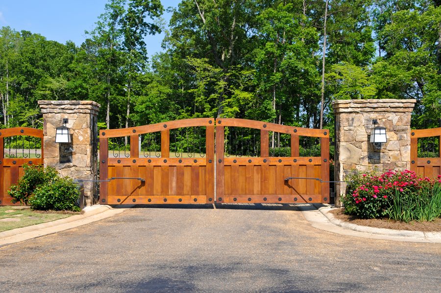 wooden-driveway-gate-landscaping-network_5638 - Copy